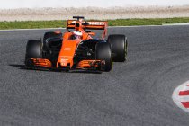 Honda-motor trilt McLaren MCL32 letterlijk stuk
