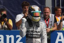 Monza: Hamilton wint na fout Rosberg