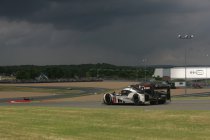 Na 4 uren: Porsche nog steeds aan de leiding