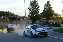 Rally van Spanje: Neuville verliest pak tijd na lekke band