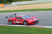 Brands Hatch: Curbstone Ferrari blijft op titelkoers