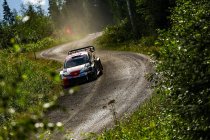 Finland: Evans zegeviert volleerd
