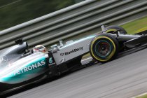 Oostenrijk: Zevende pole voor Hamilton