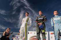 Tours: ELITE 2: Dominante zege voor Stienes Longin