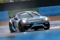 Magny-Cours 200: De Porsche Cayman als een vis in het water
