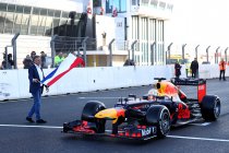 Max Verstappen rijdt als eerste met een F1-wagen op vernieuwd Zandvoort (+ video's)