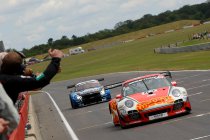 Snetterton: Trackspeed Porsche en Beechdean AMR Aston Martin verdelen de buit