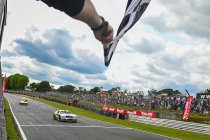 Brands Hatch: Gianmarco Ercoli boven in PRO - Melvin de Groot en Martin Doubek in OPEN