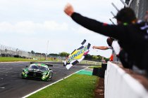 Donington: Vader en zoon Neary winnen voor Team ABBA Racing