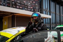 Voorjaarsraces: Alan Czyz wint openingsrace op nat en glad Zandvoort