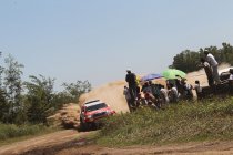 Al-Attiyah leidt - Peugeot lijdt