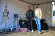 UCLL-studenten stellen project voor dat kunstwerken maakt van auto-onderdelen.