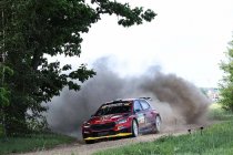Sezoens: Verstappen leidt halfweg de wedstrijd