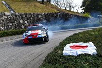 Japan: Evans leidt na chaotische openingsdag