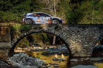 Corsica: Neuville grijpt zege in Corsica