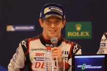 Anthony Davidson hangt helm aan de haak